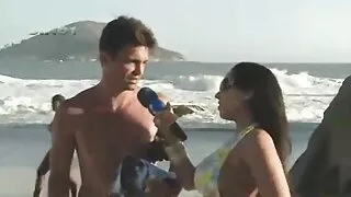 한 남자가 두꺼운 성기를 가진 자식에서 후장 포르노 열심히 매력적인 소녀를 잤어요