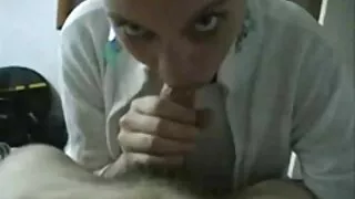 금발의 섹시한중년여성으로 천연 기획 포르노 가슴을 헤아리는 젖은 보