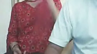 성숙한 흑단 삽입 성인 포로노 지방 콕에서 자식의 18 세 병아리